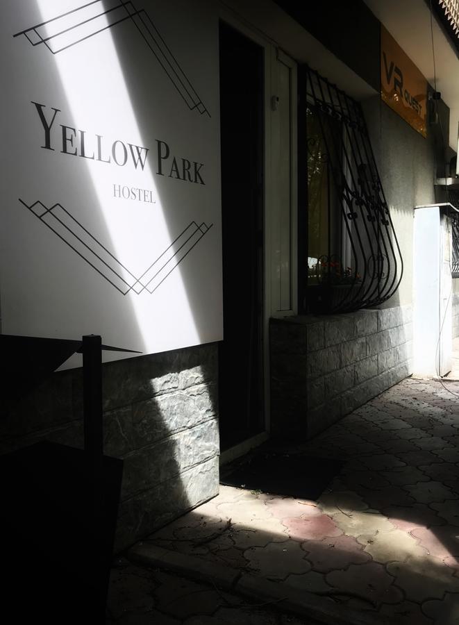 Yellow Park Hostel Koktobe Ngoại thất bức ảnh