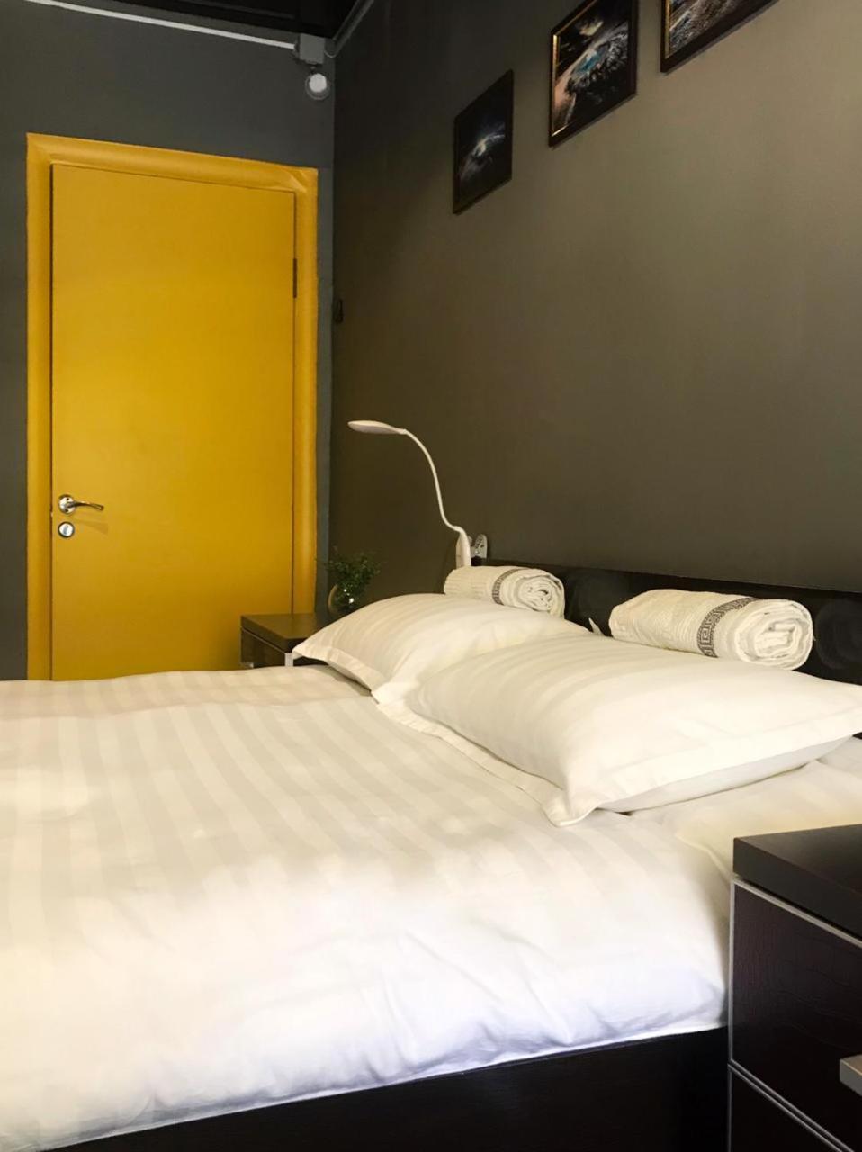 Yellow Park Hostel Koktobe Ngoại thất bức ảnh